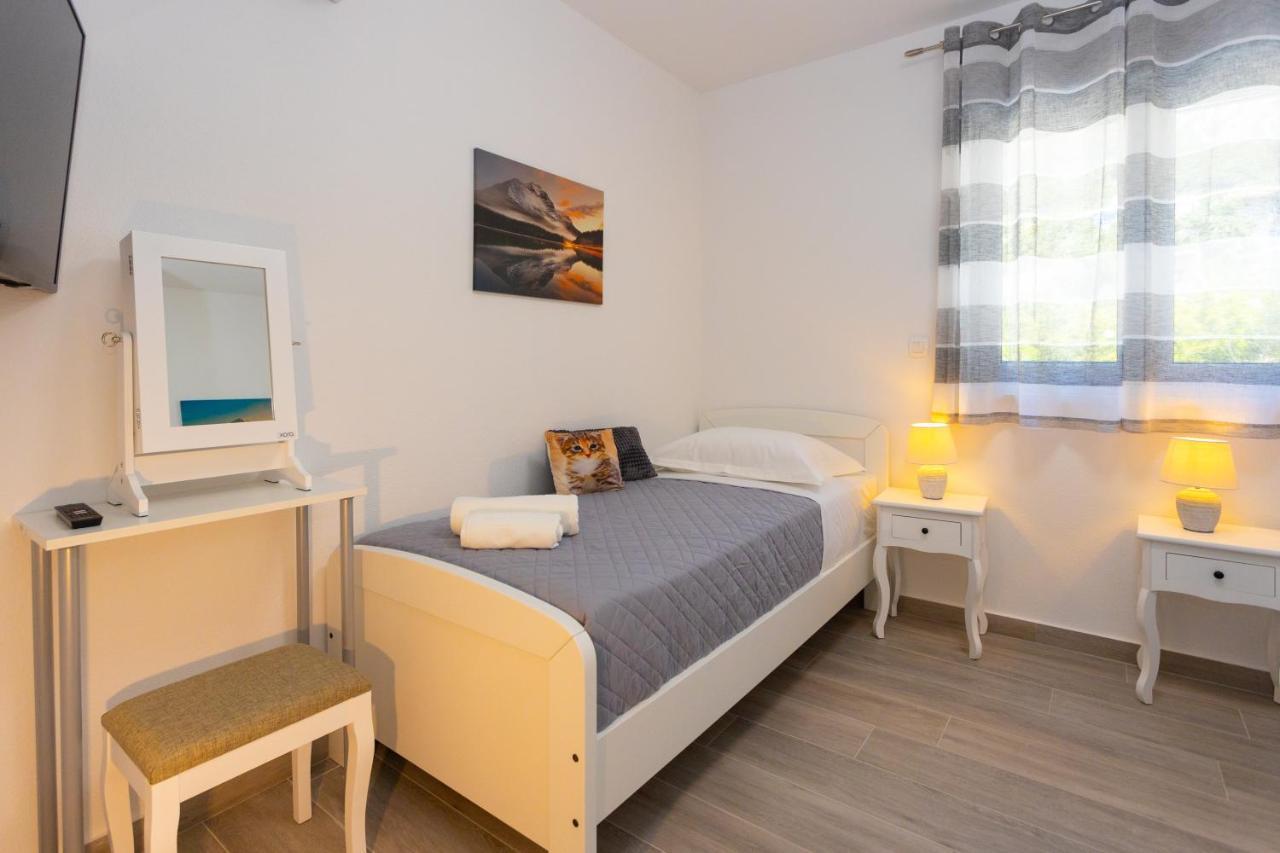 Apartments Jasa Deluxe Makarska Exterior photo